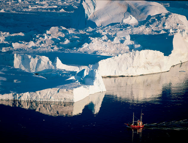 Iceberg and boat 