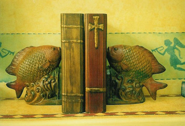 PECES SUJETA LIBROS