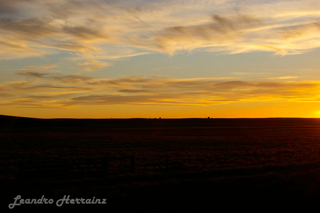 Atardecer llegando a Grande Naturaleza Color (Digital)