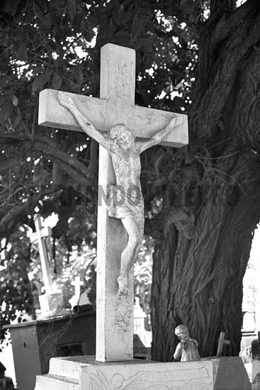 Cementerio V Other Themes Black and White (Digital)