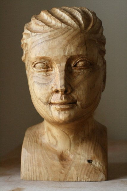 Niño leño de castaño