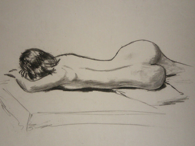 DESNUDO TUMBADO