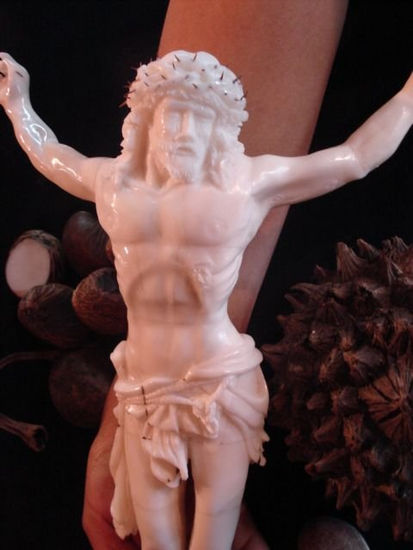 CRISTO DE MARFIL( tagua) Others Figurative