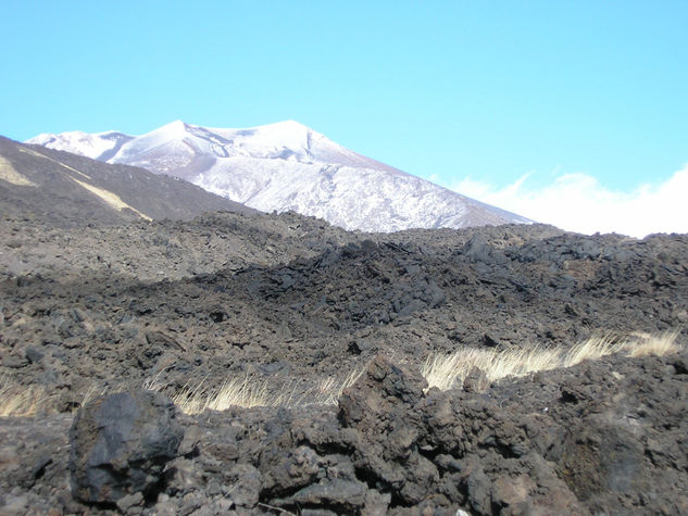 Primeras nieves del Etna / First snow on the Etna Naturaleza Color (Digital)