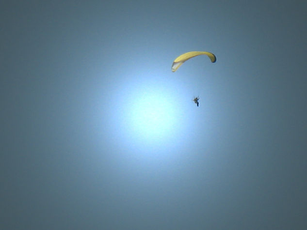 Volando hacia la luz / Flying towards light Sport Color (Digital)