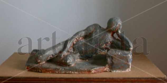 Hombre recostado Terracotta Figurative