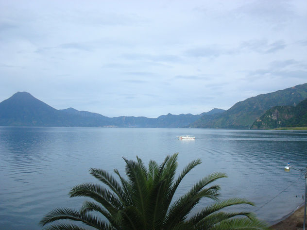 Cruzando el lago