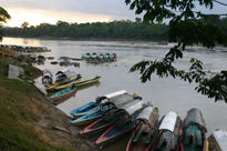 Lanchas sobre el rio