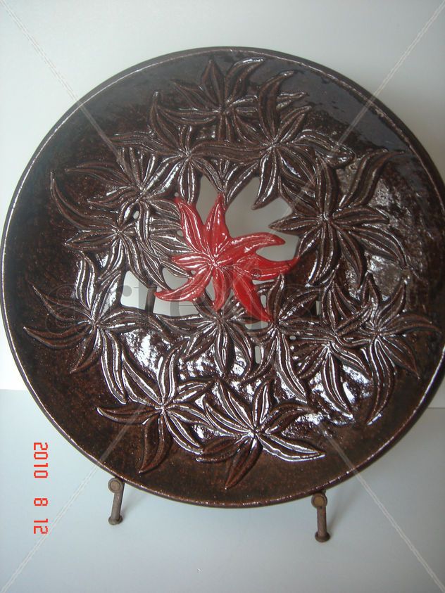 PLATO DE GREDA TALLADO 2