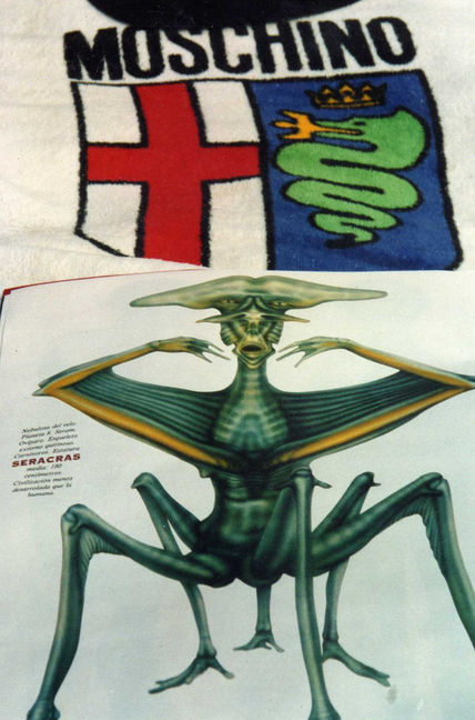 Moschino Alien