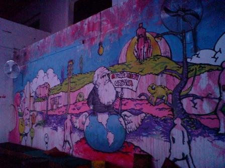 MURAL "DARWIN INCITANDO LA R-EVOLUCIÓN URBANA"
