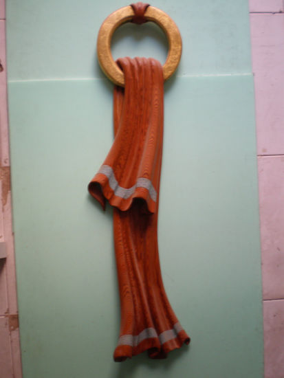 El Toallero Carving Figurative