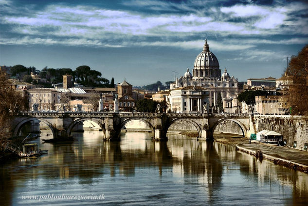 TEVERE Y SAN PEDRO (en color) Arquitectura e interiorismo Blanco y Negro (Digital)