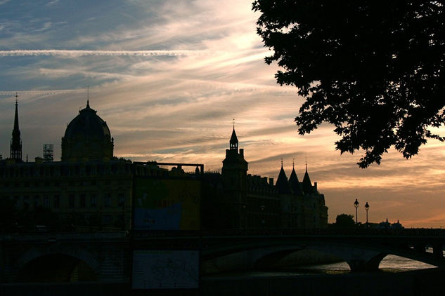 Atardecer en Paris Architecture and Interiorism Color (Digital)