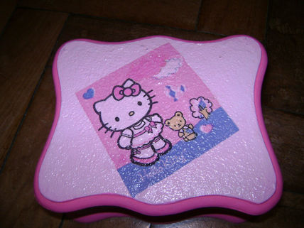 Caixa Hello Kitty...