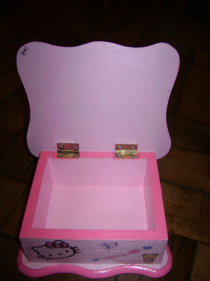 Caixa Hello Kitty...