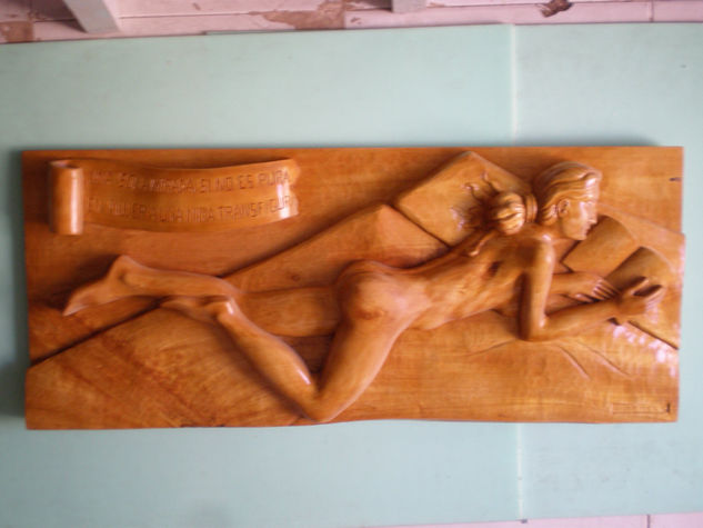 Lectora en cama Carving Figurative