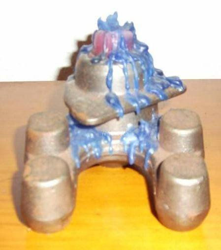 mini candelabro de fundicion. Pottery Figurative