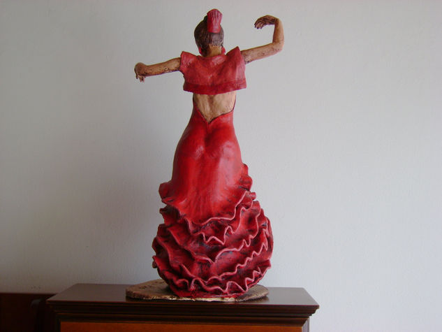 La Lola Pottery Figurative