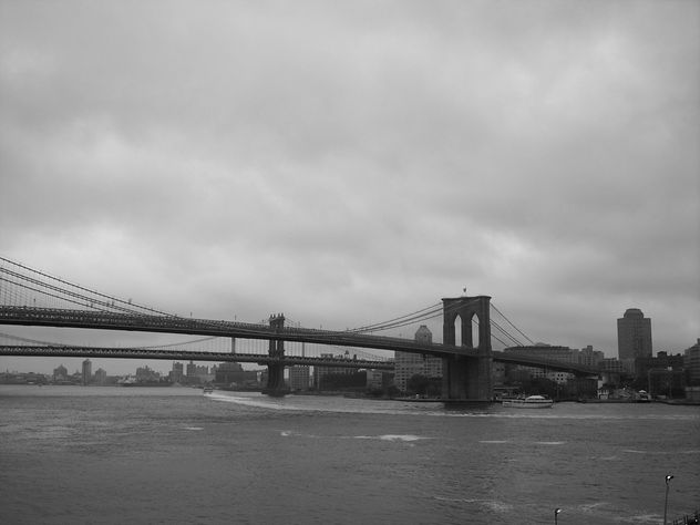 La guerra de los puentes (2) llega a su fin.
