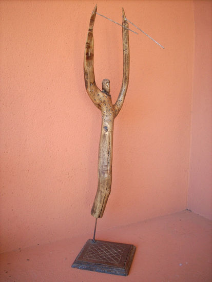 BANDERILLERO Wood Figurative