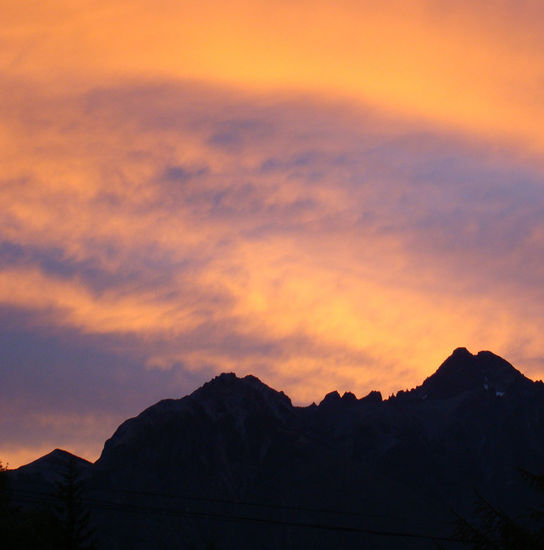 CREPUSCULO EN LA MONTAÑA II 