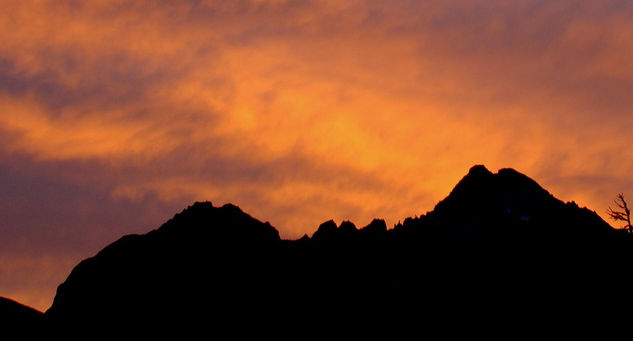 CREPUSCULO EN LA MONTAÑA 