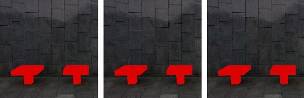rojo sobre gris
