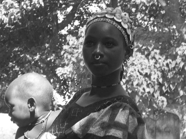 Mujer Burkina Retrato Blanco y Negro (Digital)