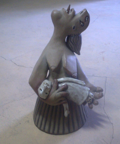 MATERNIDAD Detalle de Ecos del Pasado Pottery Figurative