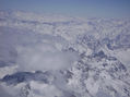 "COMBINACIÓN DE NIEVE, NUBES CON SUS SOMBRAS Y CIELO"