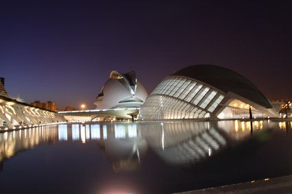 ciudad de las ciencias de noche Arquitectura e interiorismo Color (Digital)