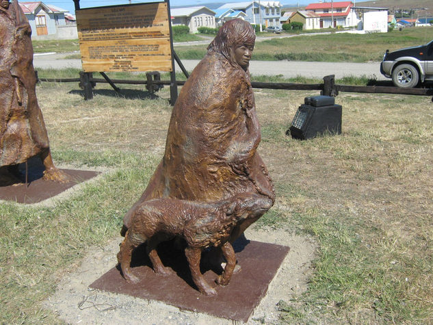 PLAZA HOMENAJE AL PUEBLO SELK´NAM. 