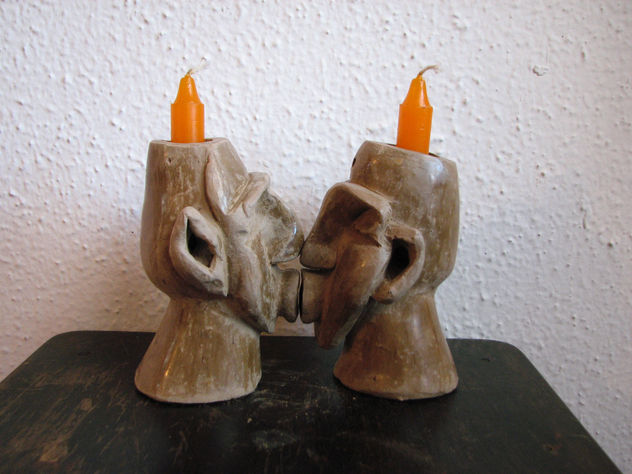 "El beso de los iluminados".