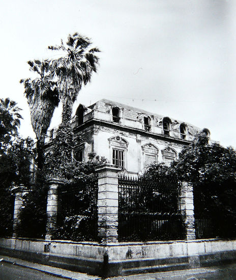 CASA DE LAS SIRENAS 2. Arquitectura e interiorismo Blanco y Negro (Química)