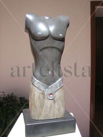 torso masculino Piedra Figurativa