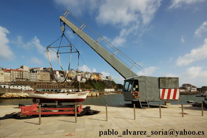 Grúa en el puerto