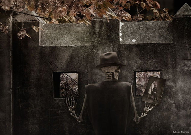 ¨ Dos mundos ¨ de la serie ¨ Vivan Los Muertos ¨
