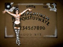 OUIJA-Sexy dead doll