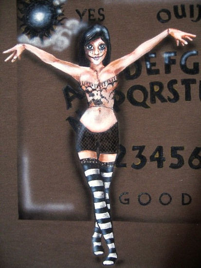 OUIJA-Sexy dead doll Detalle 