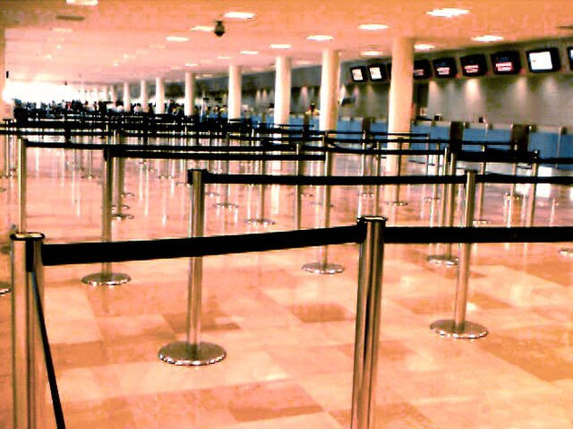 VUELO CANCELADO POR LA CRISIS