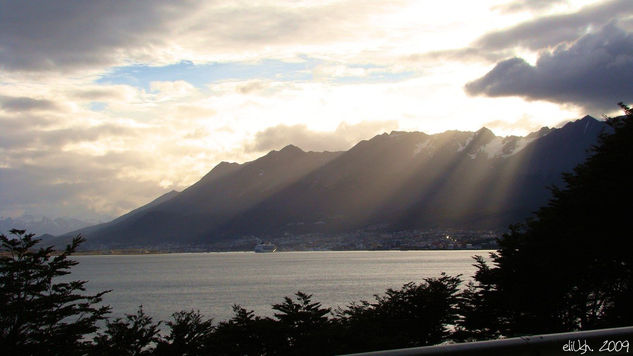 Ultimos rayos de sol sobre Ushuaia 