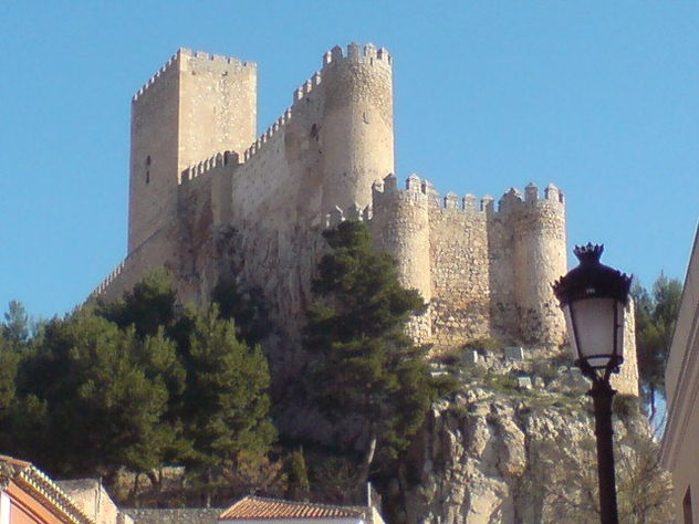 almansa castillo
