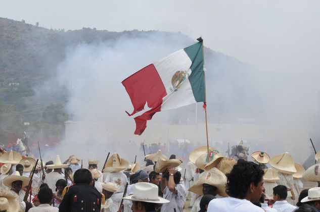 Batalla del 5 de mayo Fotoperiodismo y documental Color (Digital)