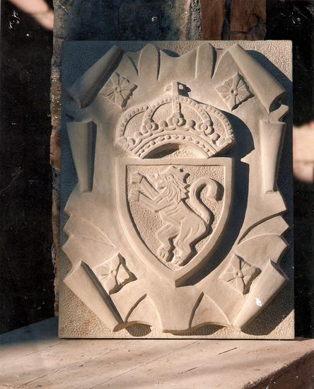 Escudo Zaragoza Piedra Figurativa