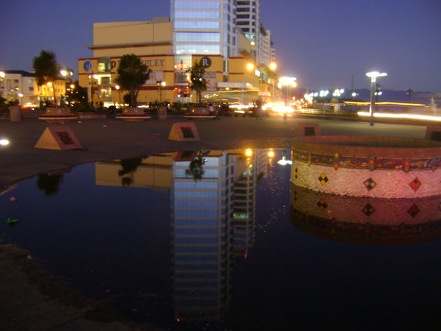 atardecer en puerto.....reflejo....