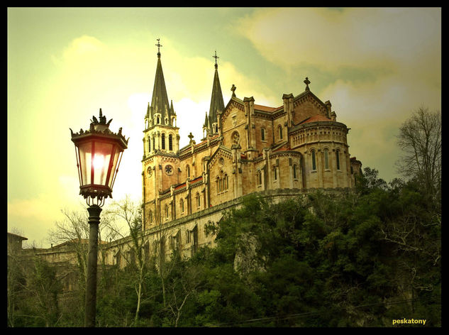 santuario de covadonga 2 Arquitectura e interiorismo Color (Digital)