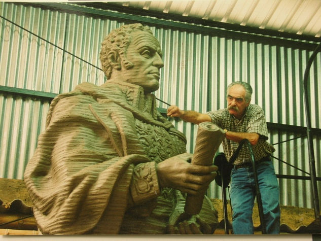 Monumento Simon Bolivar. Cerámica Figurativa