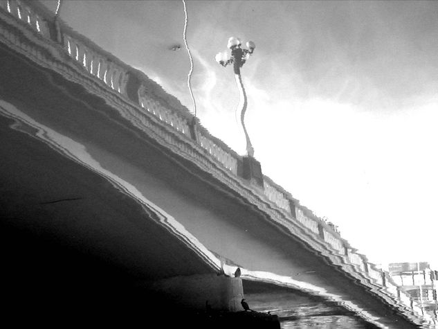 Puente in Arquitectura e interiorismo Blanco y Negro (Digital)