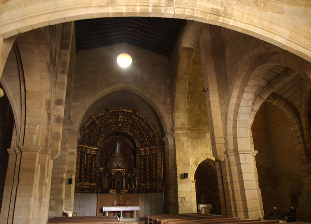 Sta. Mª de Aguiar (Nave Central y Altar Mayor) Viajes Color (Digital)